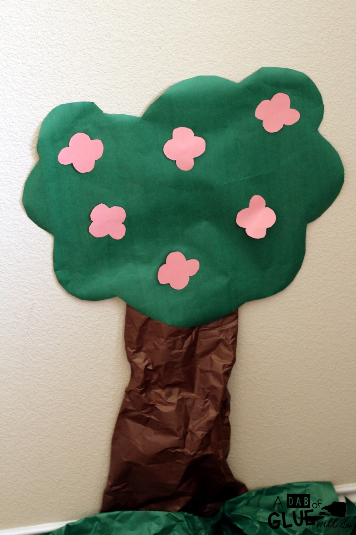 One of my favorite activities to do with my class is growing an apple tree in the classroom. Before I lose you...no, it is not a real tree. It is simply one made of butcher paper, but the the kids work hard to grow it from planting the seed to picking the apples. It is the perfect interactive visual that will be help students see exactly how a tree is formed.