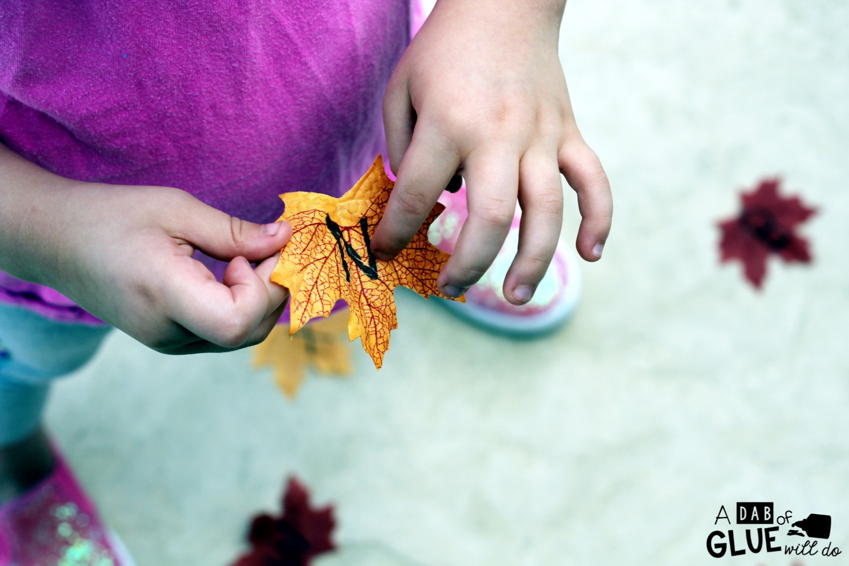 This alphabet Leaf Activity is perfect for preschool and kindergarten students in the fall. It gets students moving and having fun learning. 