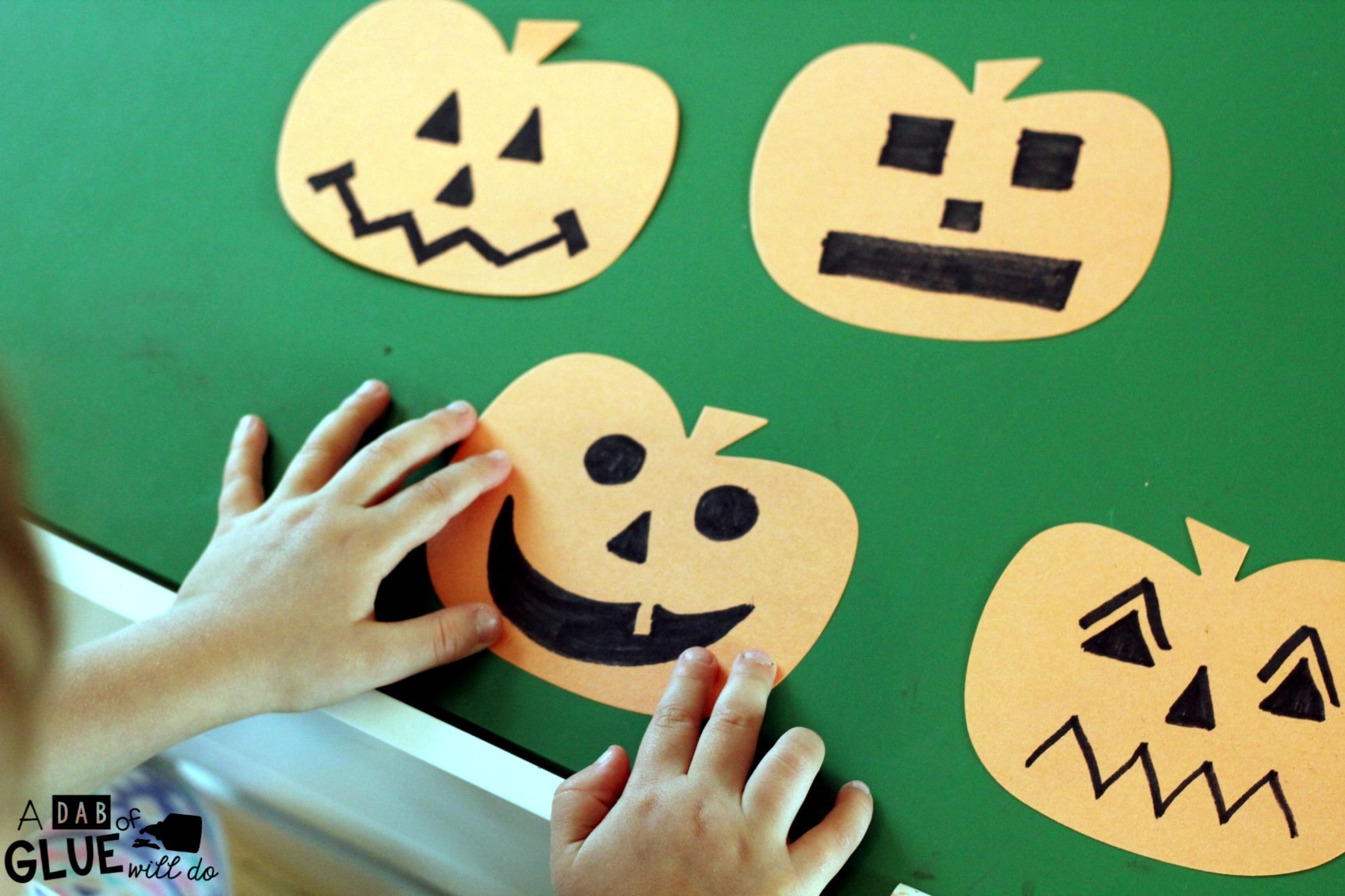 DIY Jack-O-Lantern Memory is a fun learning game that has students practicing letters, numbers, addition or subtraction, and sight words. This hands-on activity is perfect for preschool, kindergarten, first grade and second grade students. 