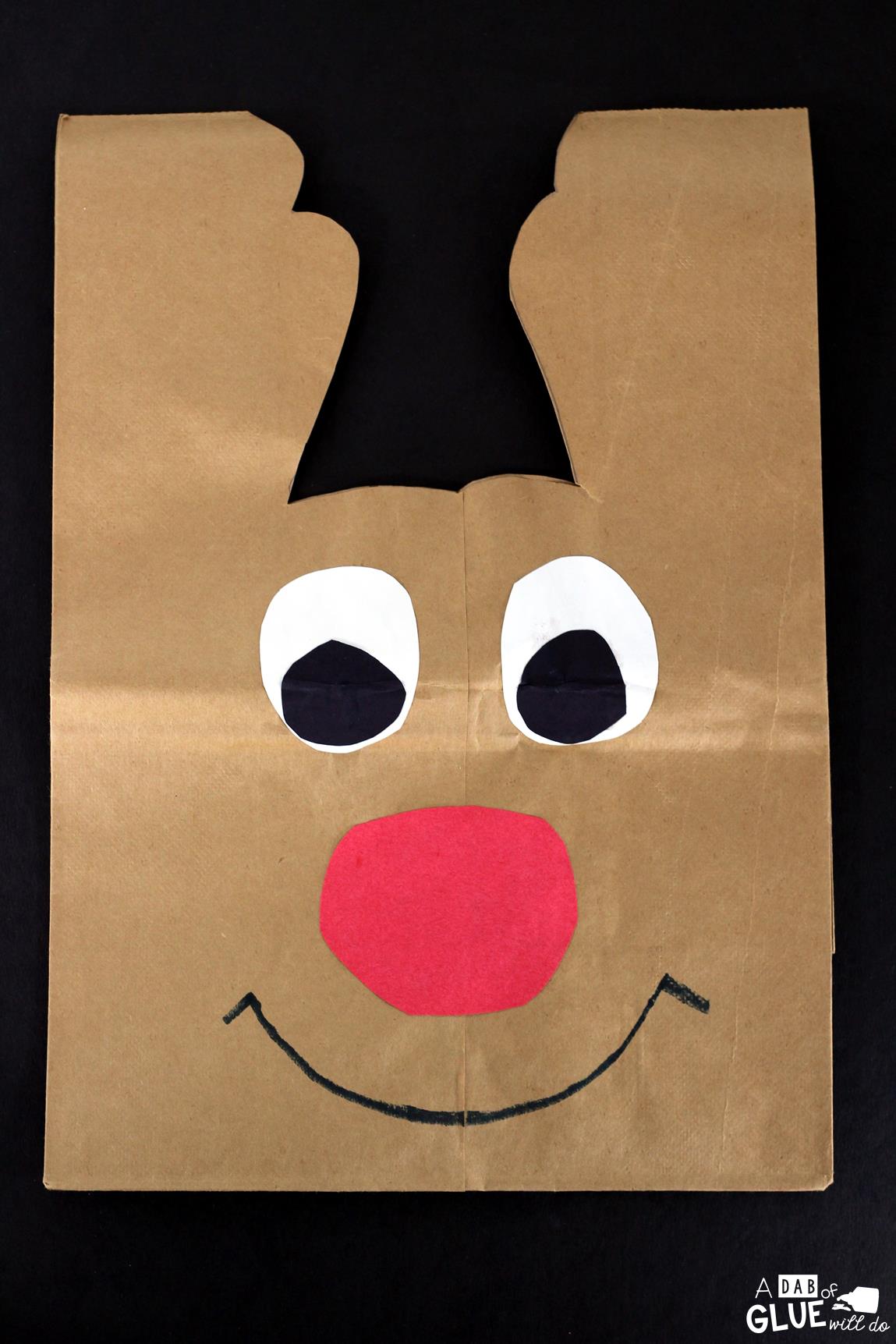 This Reindeer Bag is a fun way for your students to carry home all of their work home before Christmas break. A free template is included. Perfect for preschool, kindergarten, and first grade students. 