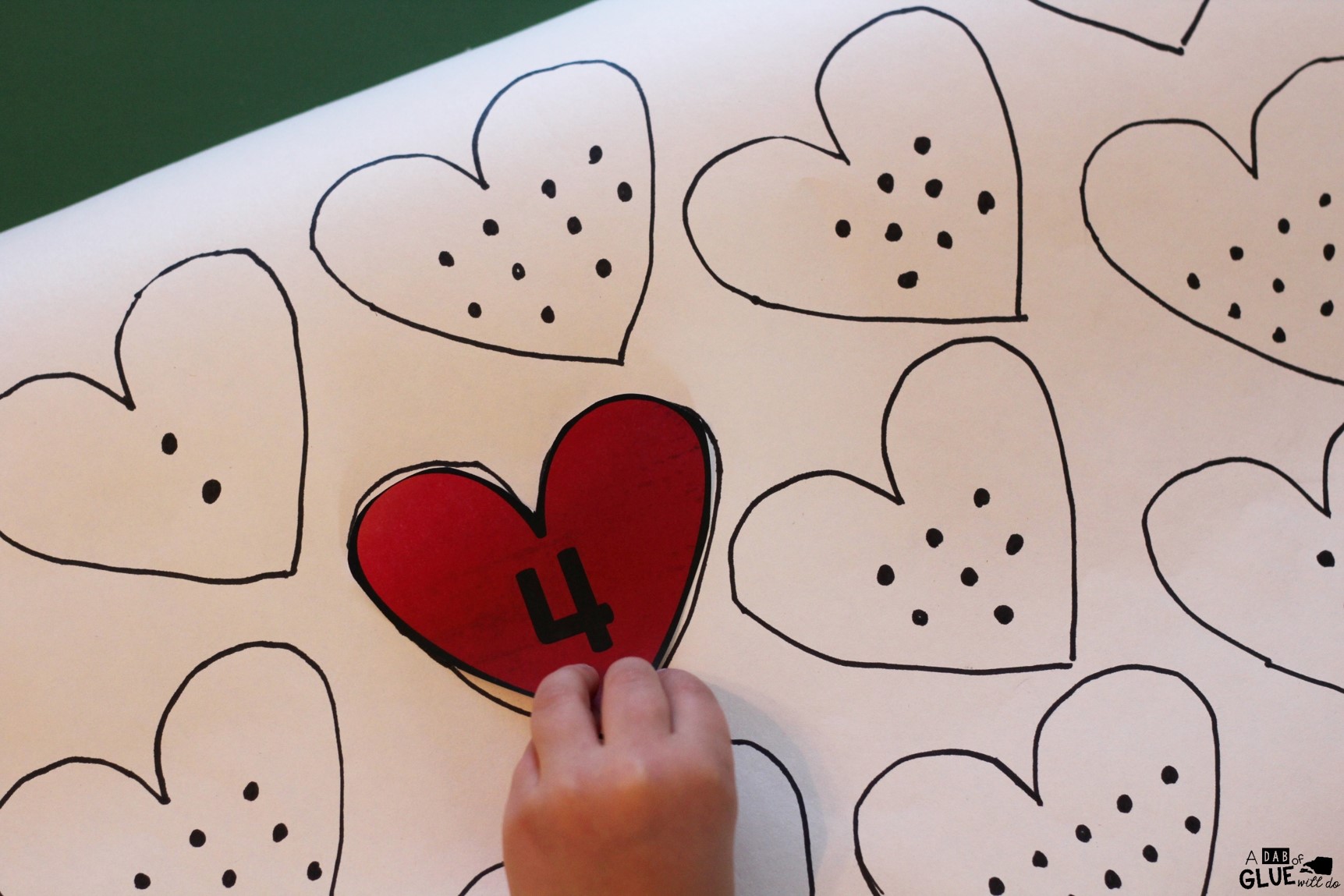 Heart Matching Puzzle is the perfect way to have your students review the alphabet, numbers, sight words, or addition and subtraction. 