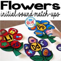 Make learning fun with this themed Flowers Initial Sound Match-Up. Your elementary age students will love this fun spring themed literacy center! Perfect for literacy stations or small review groups. Use in your Preschool, Kindergarten, and First Grade classrooms. Black and white options available to save your color ink.