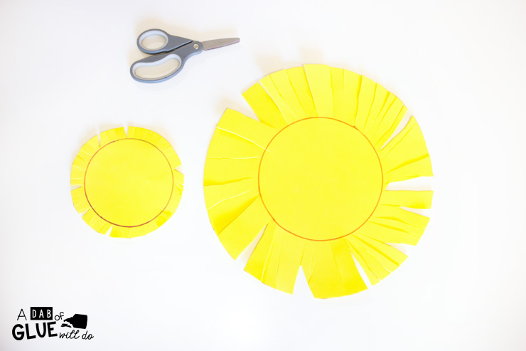 Are your preschoolers ready to start learning scissor skills? Do they have the fine motor control necessary to start exploring activities that require cutting? This Make A Sun Scissor Skills Activity is the perfect starter project for kids that are just learning how to use scissors!