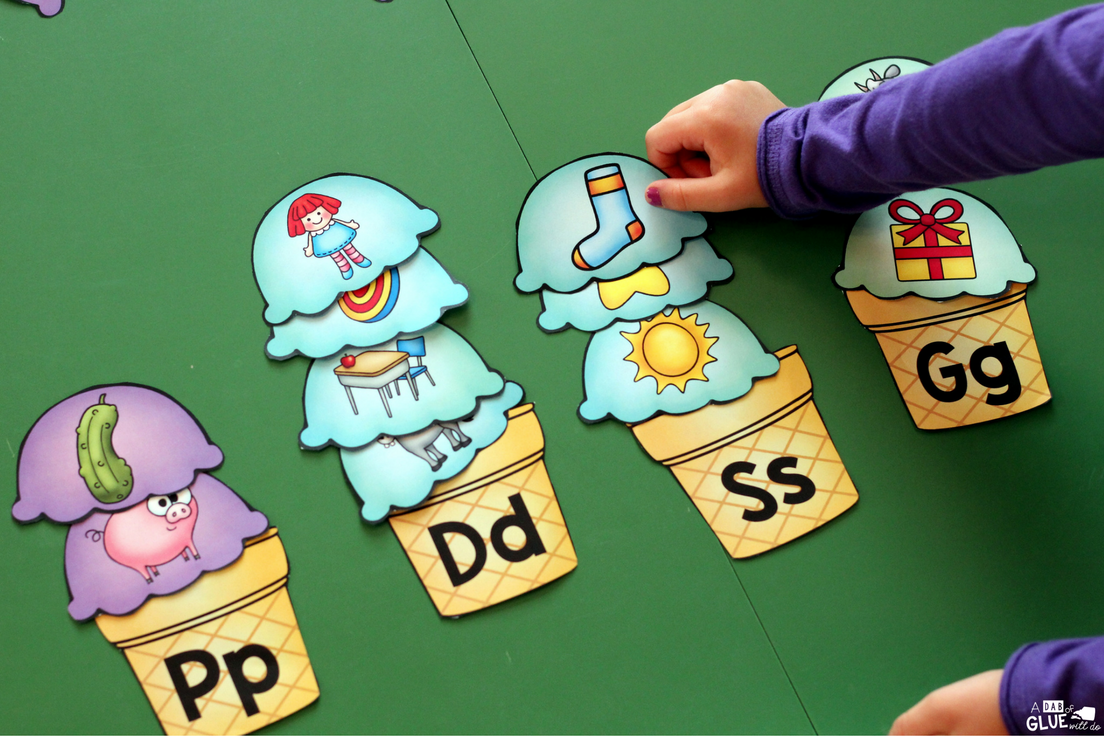 Make learning fun with these themed Initial Sound and Number Match-Ups. Your elementary age students will love this fun ice cream themed literacy center and math center! Perfect for literacy stations, math stations, or small review groups all year long. Use in your Preschool, Kindergarten, and First Grade classrooms. Black and white options available to save your color ink. 