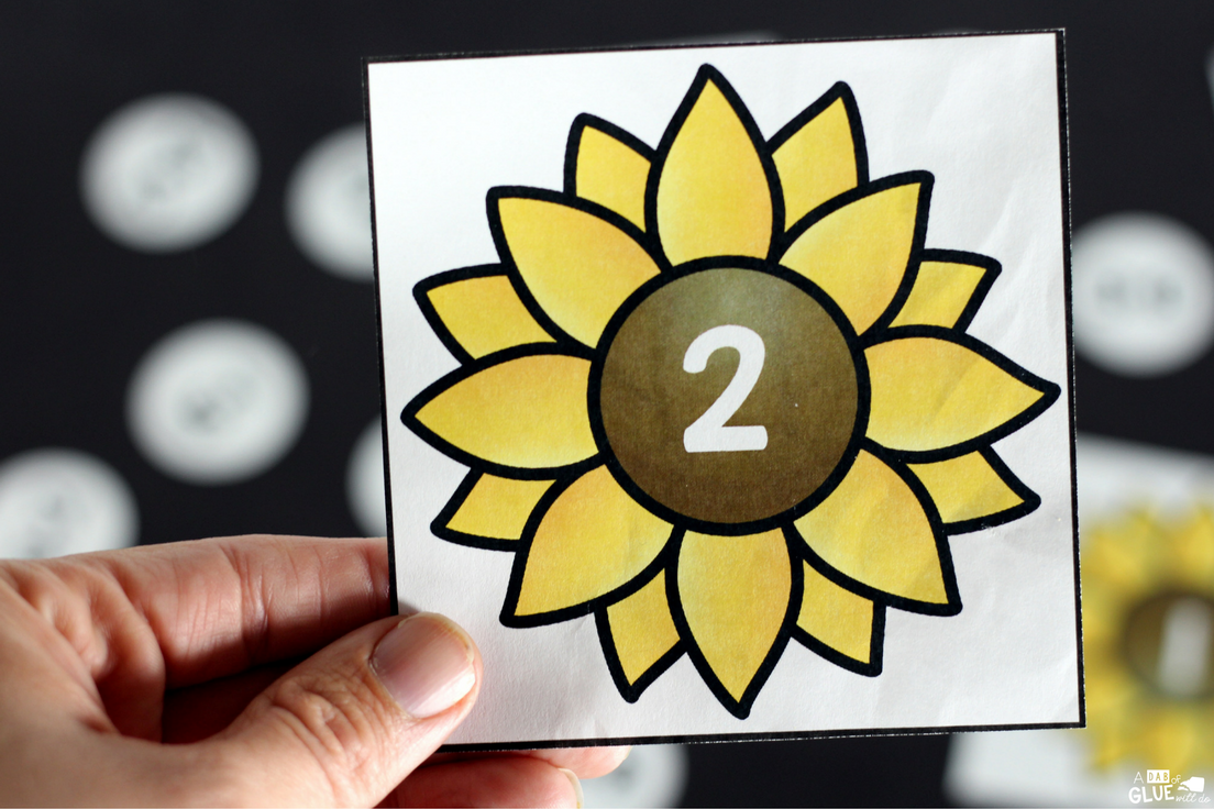 Sunflower Addition and Subtraction Printable will make reviewing addition and subtraction fun! This free math printable is perfect for kindergarten and first grade students. 