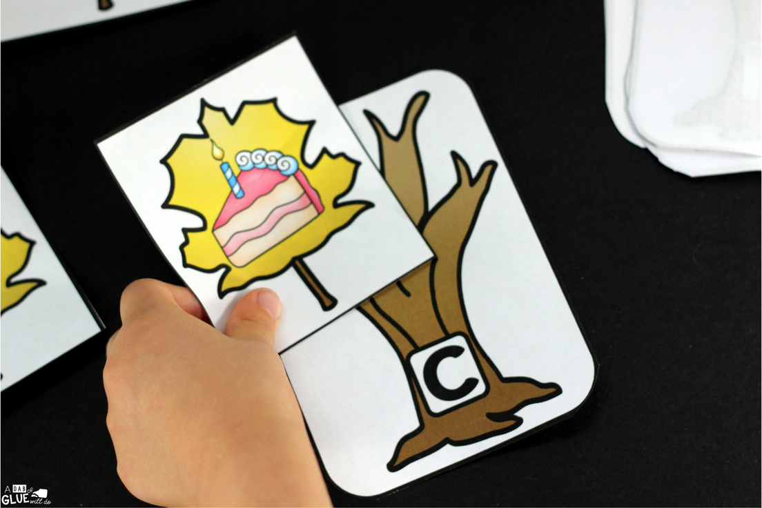 Fall Initial Sound Match-Up Free Printable is the perfect addition to your literacy centers this autumn. This hands-on activity is perfect for preschool, kindergarten, and first grade students. 