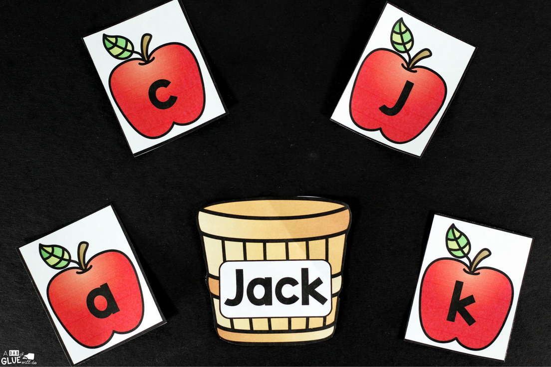 We are counting down the days for fall here in Texas and what better way to do this than with this fun, Apple Names - Name Building Practice Printable. Your students will love working on making their name with this free printable.  This fall activity is perfect for preschool and kindergarten students. 