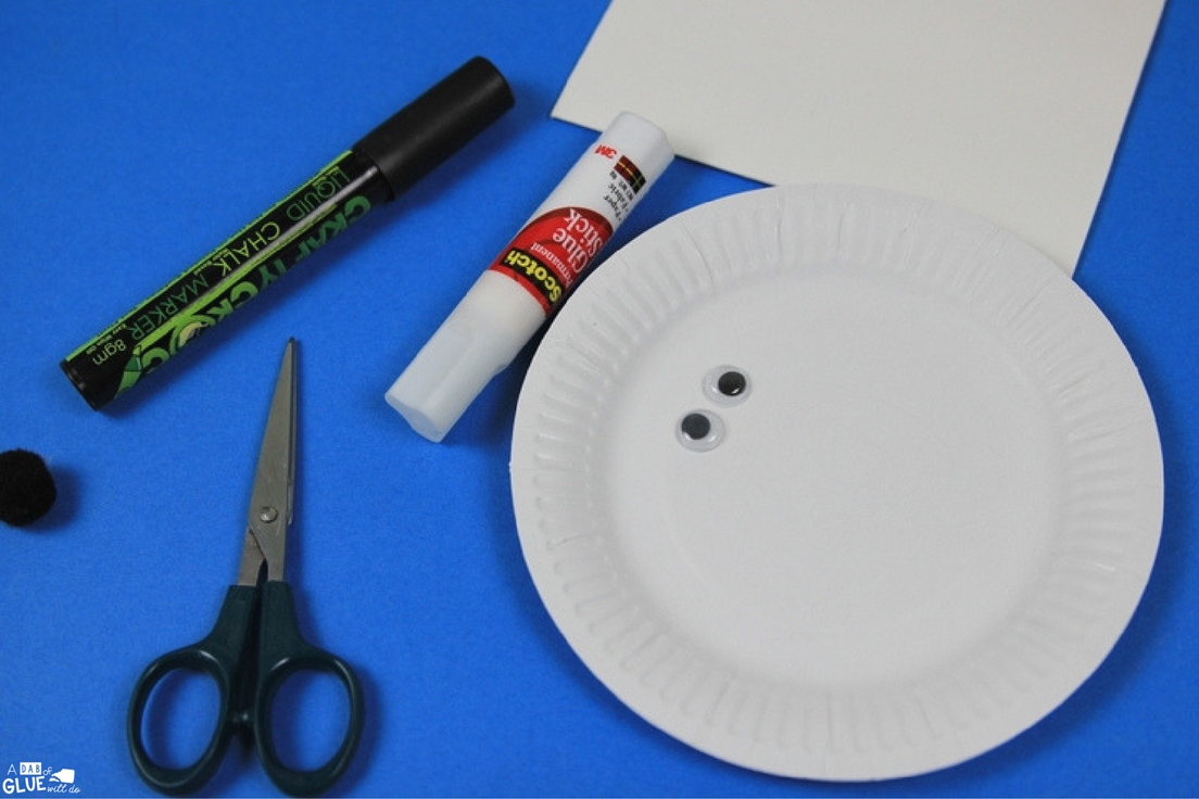 Easy addition to your study of arctic animals for kids is this fun polar bear craft! This is great for your habitats unit study in your winter classroom.