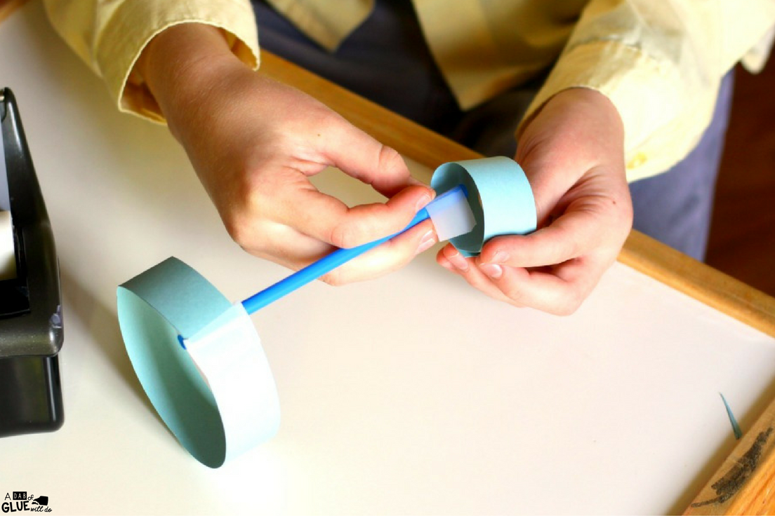 Study simple science with this DIY Airplane for Kids! It's a great way to study air pressure with kids and a 5 minute craft for your busy classroom. 