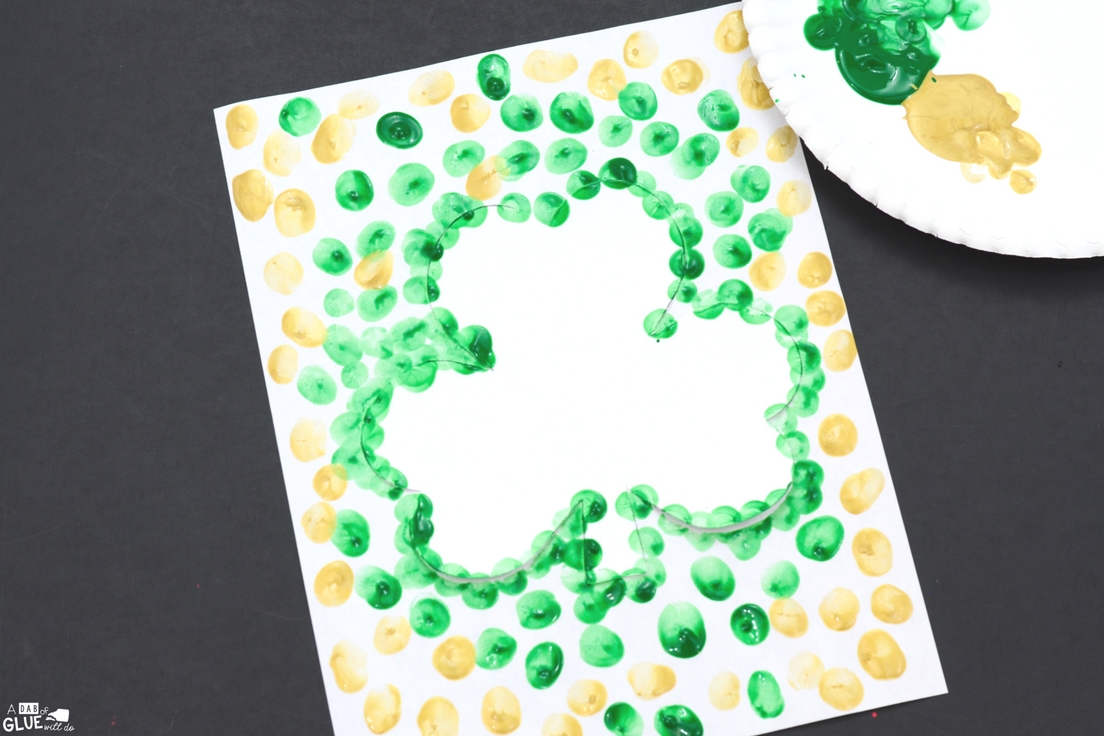 Looking for a fun shamrock craft for kids? Try this St Patrick's Day Decorations for Kids idea! They will love this simple art activity for March!
