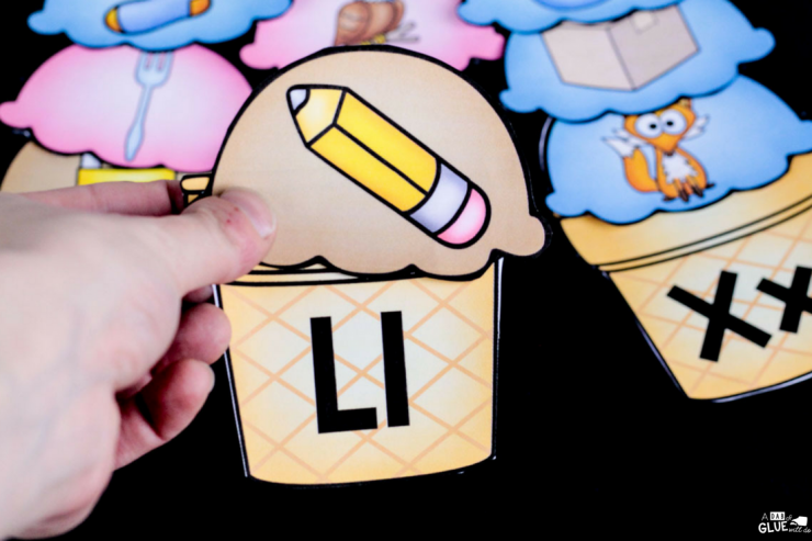 Your early learners will LOVE this Ice Cream Ending Sound Match Ups! The perfect addition to your early literacy center at anytime of the year.