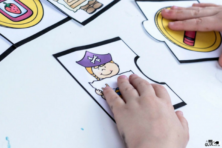 Students are sure to LOVE this hands-on early literacy freebie featuring a Pirate Rhyming Puzzle!