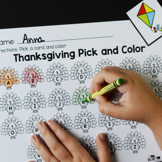 This Thanksgiving pick and color printable helps young readers to connect printed text to spoken language as they build their letter recognition and sounds. 