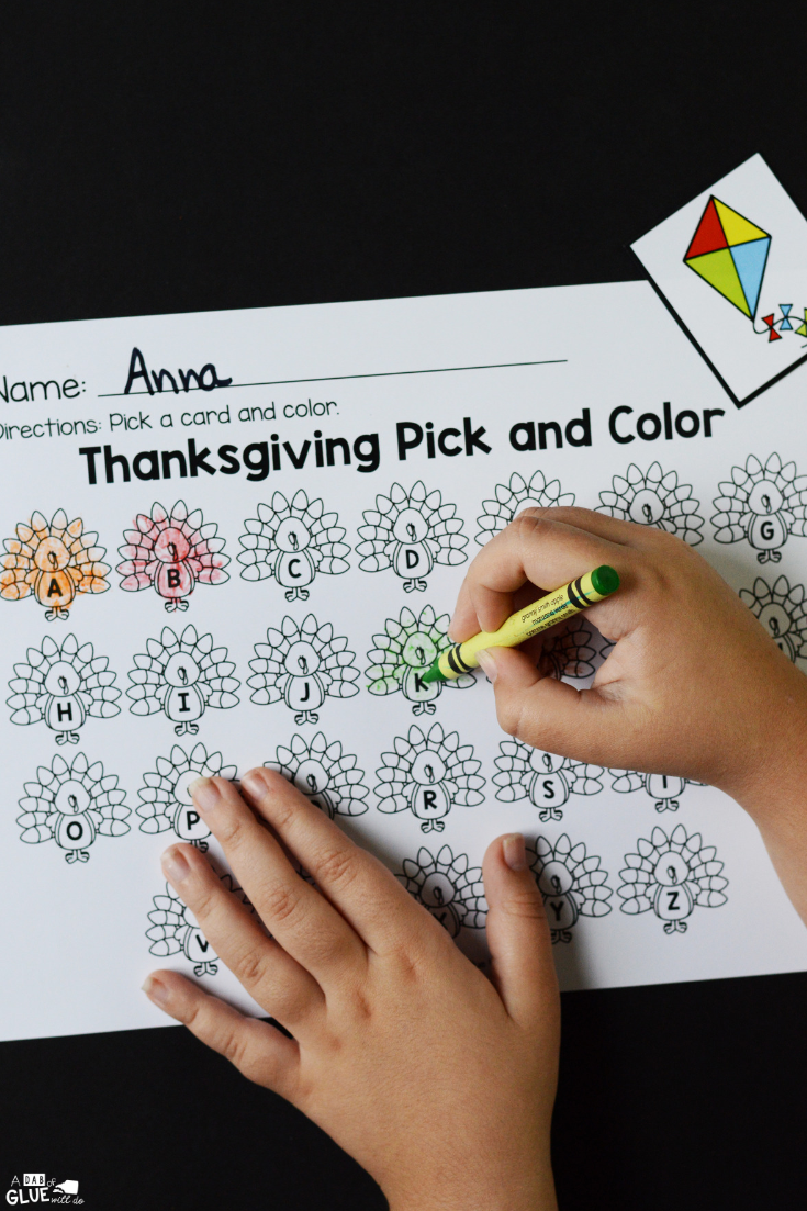 This Thanksgiving pick and color printable helps young readers to connect printed text to spoken language as they build their letter recognition and sounds. 