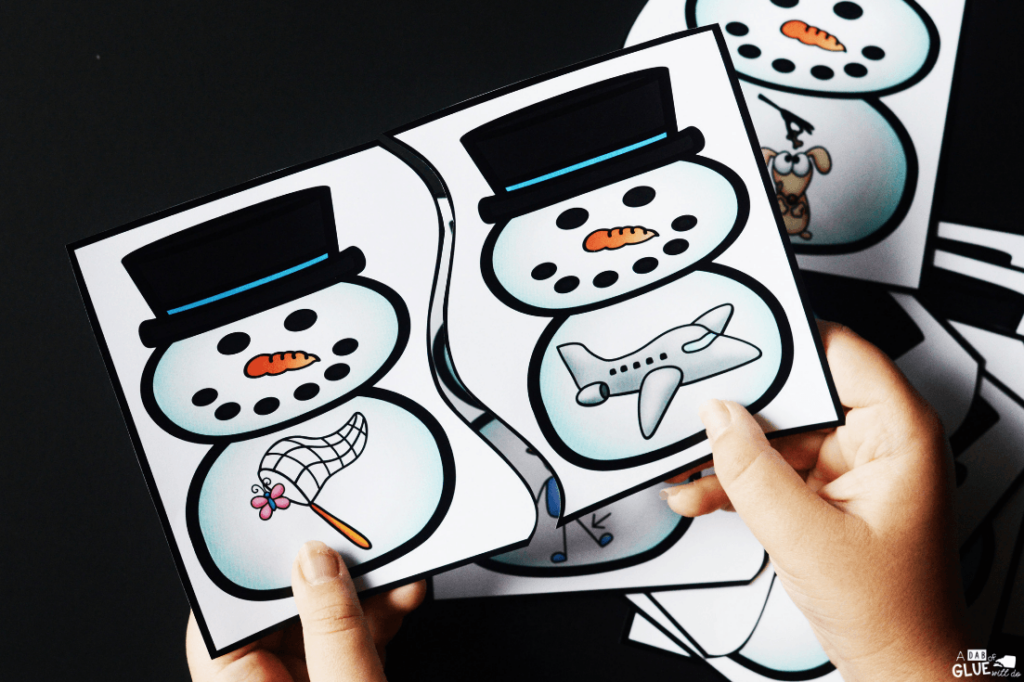 These Snowman Rhyming Puzzles help our preschool and kindergarten students build their phonological awareness in a hands-on way.