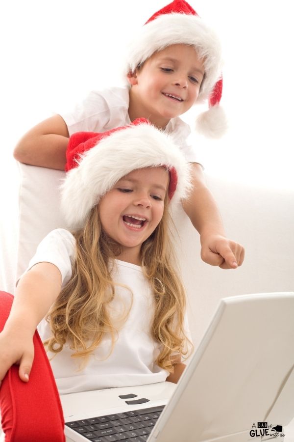 kids at computer for their winter holiday party