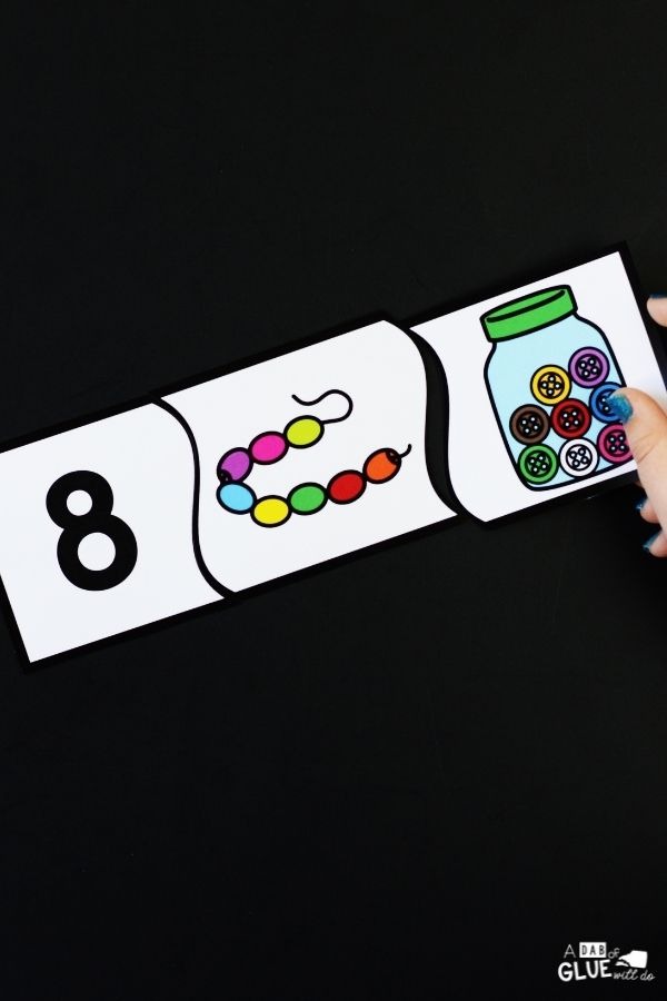 matching number 8 with buttons and beads puzzles